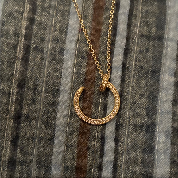 Jewelry - Elegant Gold horse shoe Pendant Necklace